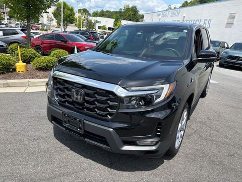 Used 2025 Honda Passport EX-L image 3