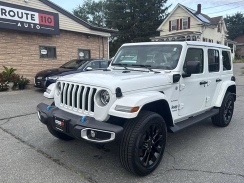 Used 2022 Jeep Wrangler Unlimited Sahara w/ Cold Weather Group AWD/4WD image 2