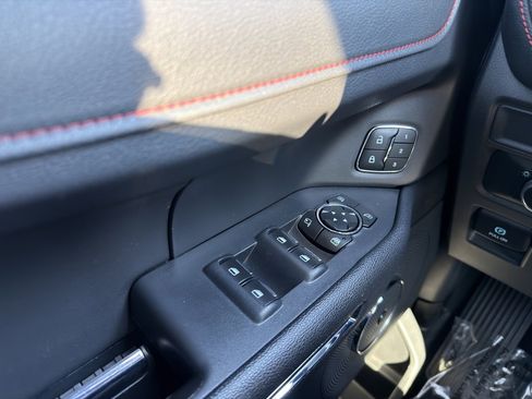 Used 2022 Ford Expedition Limited image 29