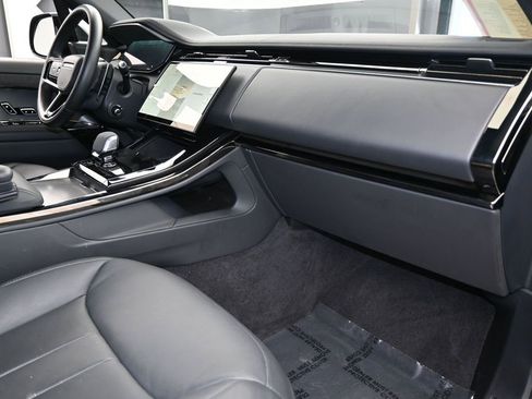 Used 2024 Land Rover Range Rover Sport Dynamic SE image 46