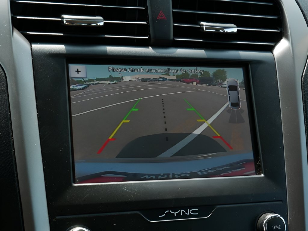Used 2019 Ford Fusion SE FWD image 28