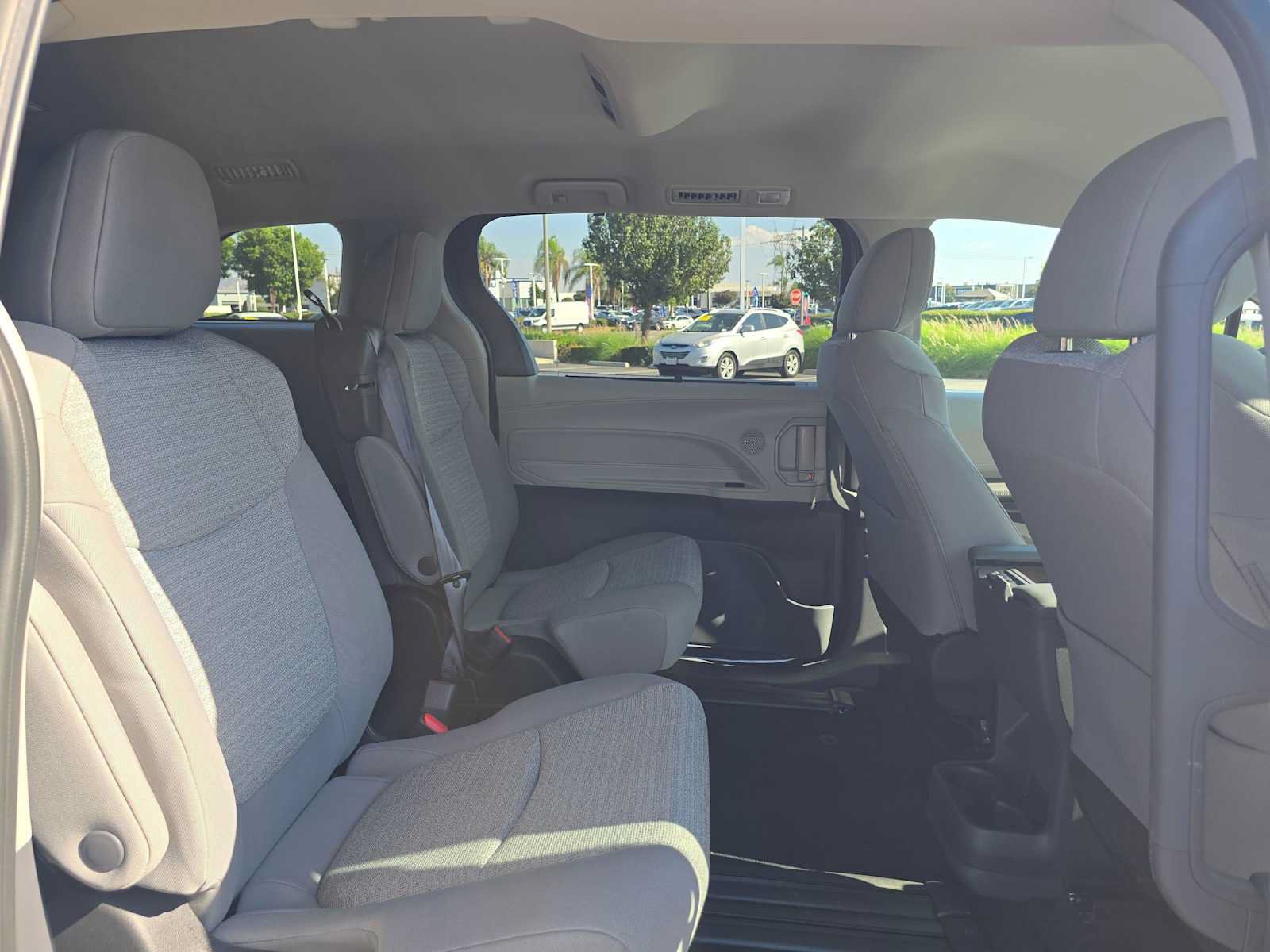 Certified 2022 Toyota Sienna LE FWD image 12