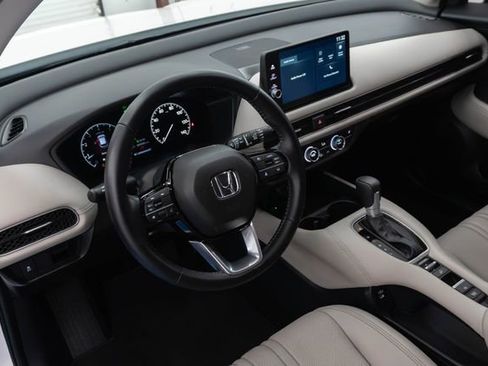 Used 2026 Honda HR-V EX-L image 3