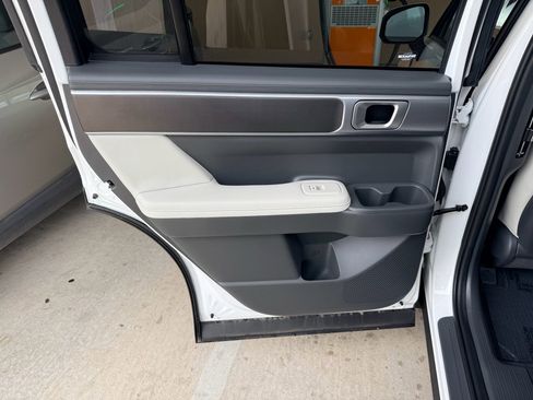 Used 2025 Hyundai Santa Fe SEL FWD image 23