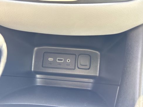 Used 2023 Chevrolet Equinox LS FWD image 25