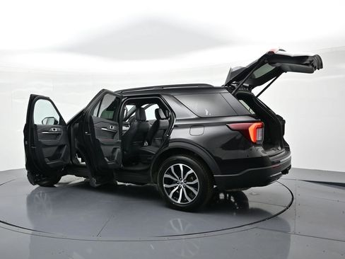 Used 2025 Ford Explorer ST-Line AWD/4WD image 30