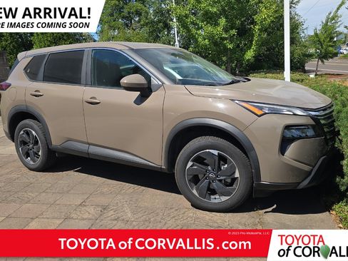 Used 2025 Nissan Rogue SV AWD/4WD image 1