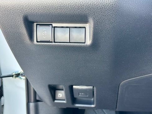 Used 2026 Toyota RAV4 SE AWD/4WD image 16