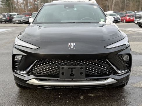 Certified 2024 Buick Envista Avenir image 2