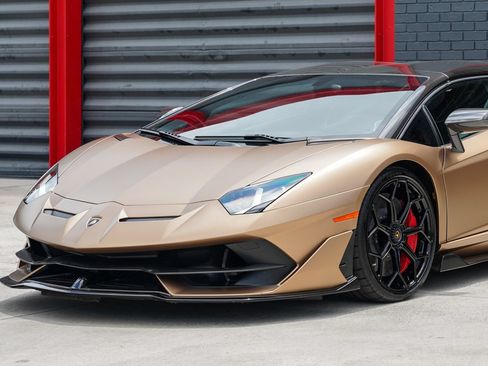 Used 2020 Lamborghini Aventador SVJ AWD/4WD image 33