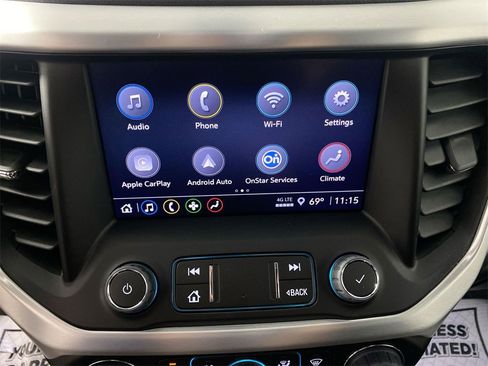 Used 2023 GMC Acadia SLE w/ Driver Convenience Package image 16