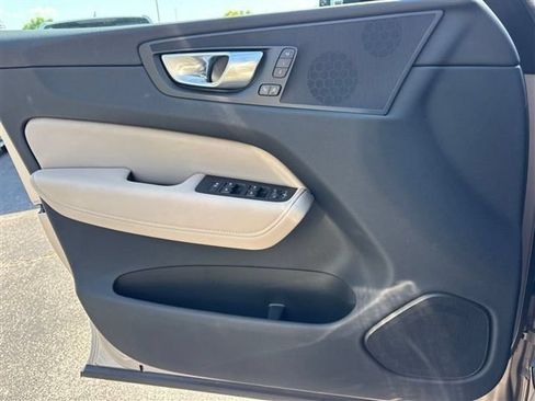 Used 2026 Volvo XC60 B5 Core w/ Climate Package AWD/4WD image 9