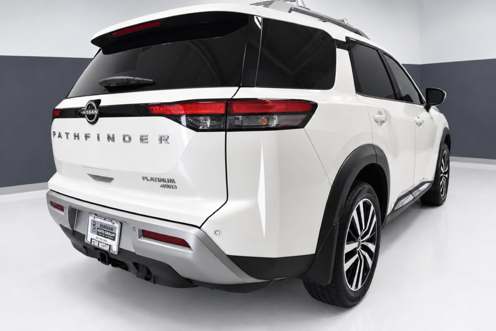 Certified 2024 Nissan Pathfinder Platinum AWD/4WD image 8