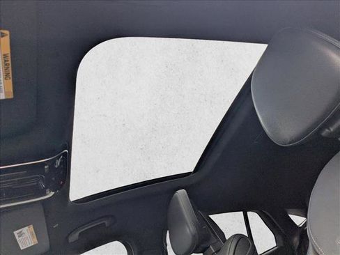 Used 2024 Mercedes-Benz GLC 300 4MATIC image 16