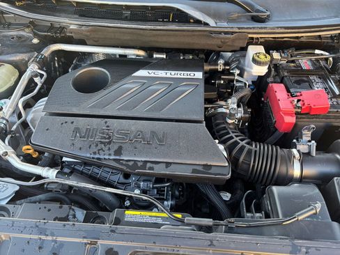 Used 2025 Nissan Rogue SV image 34