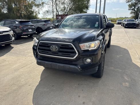 Used 2018 Toyota Tacoma SR5 image 7