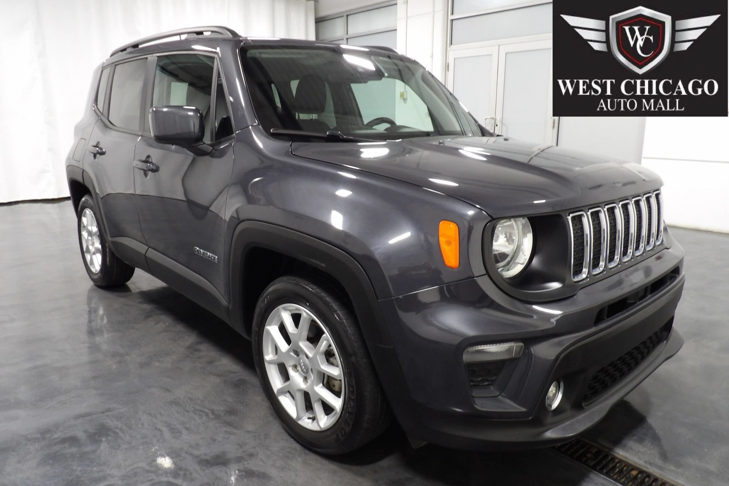 Used 2021 Jeep Renegade Latitude FWD image 1