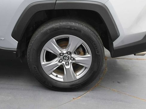 Used 2024 Toyota RAV4 XLE w/ Convenience Package AWD/4WD image 5