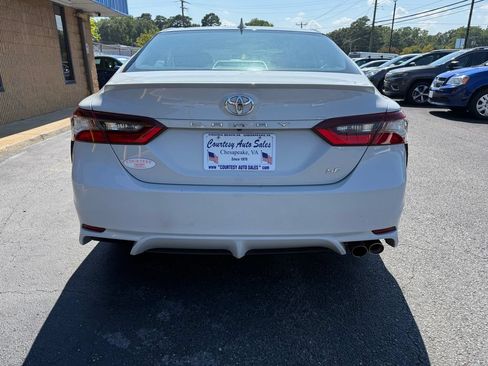 Used 2023 Toyota Camry SE FWD image 6
