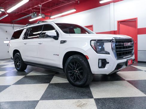 Used 2021 GMC Yukon XL AT4 w/ Technology Package AWD/4WD image 2