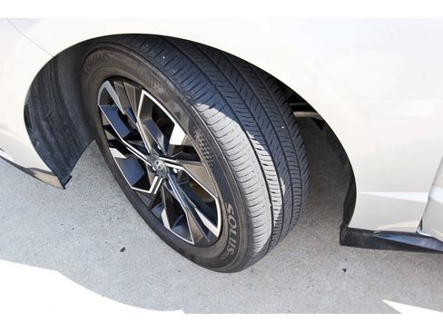 Used 2025 Hyundai Sonata SEL FWD image 9