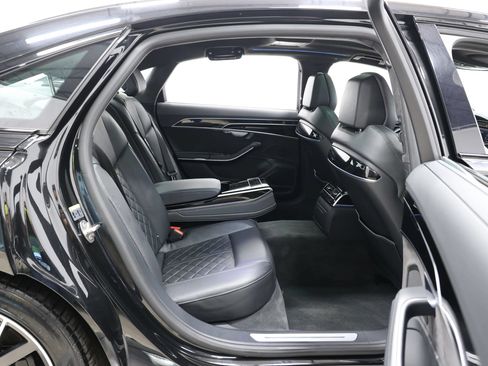 Used 2020 Audi S8 L w/ S8 Executive Package AWD/4WD image 59