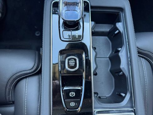 New 2026 Volvo XC90 T8 Ultra w/ Protection Package Premier AWD/4WD image 17