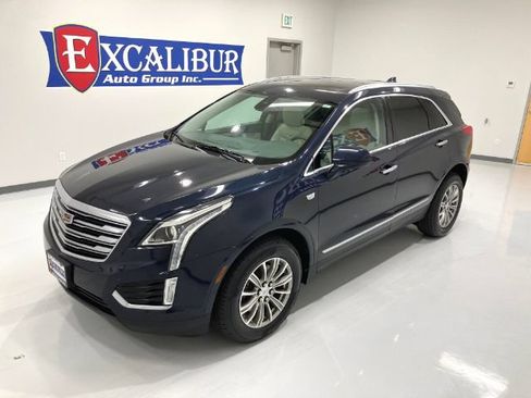 Used 2017 Cadillac XT5 Luxury w/ Driver Awareness Package FWD image 2