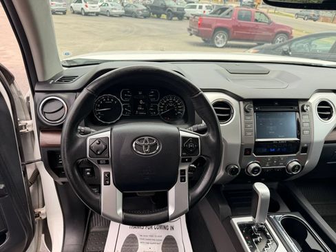 Used 2018 Toyota Tundra Limited w/ Limited Premium Package AWD/4WD image 28