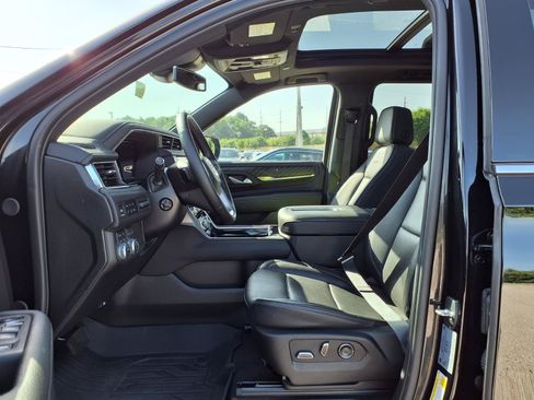 Used 2024 GMC Yukon XL Denali AWD/4WD image 28