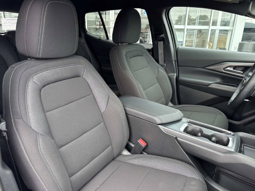 Used 2026 Chevrolet Equinox EV LT w/ Comfort Package FWD image 11