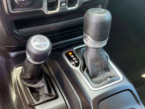 Used 2023 Jeep Wrangler Unlimited Sport AWD/4WD image 28