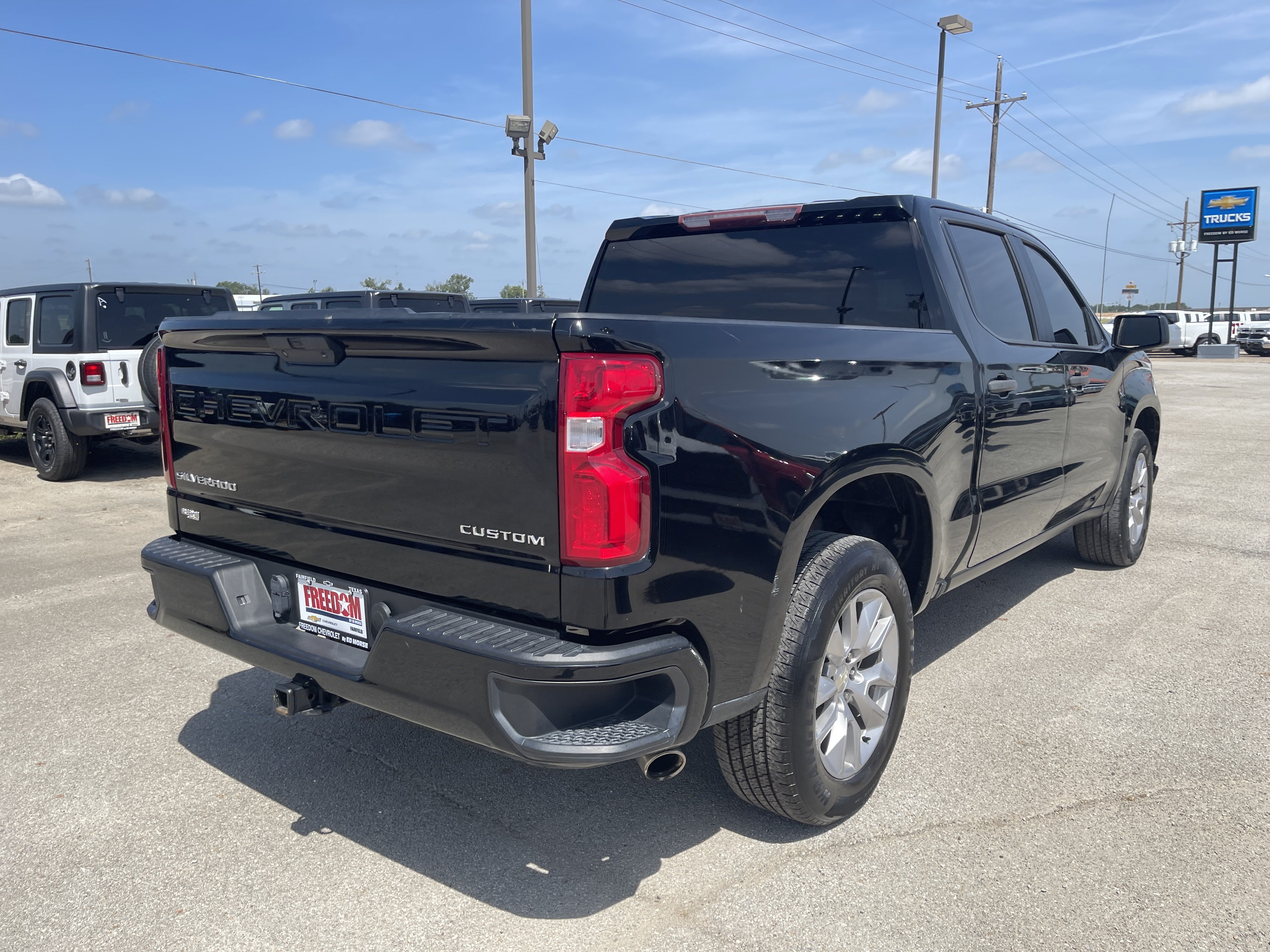 Used 2019 Chevrolet Silverado 1500 Custom w/ Custom Value Package RWD image 4