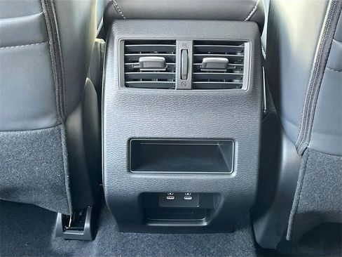 New 2026 Mitsubishi Outlander SE image 37