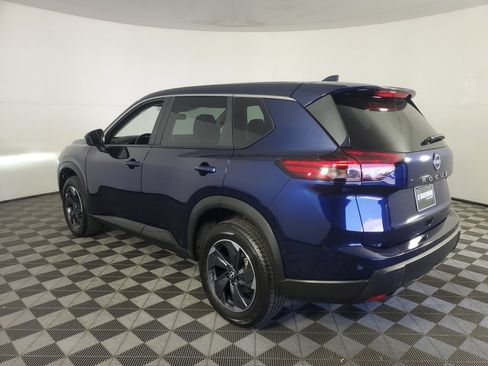Used 2025 Nissan Rogue SV FWD image 6