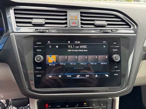 Used 2024 Volkswagen Tiguan SE FWD image 24