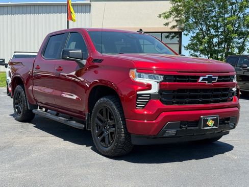 Used 2023 Chevrolet Silverado 1500 RST w/ Z71 Off-Road Package AWD/4WD image 2