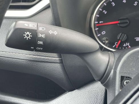 Used 2022 Toyota RAV4 LE image 29