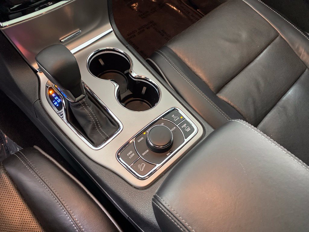 Used 2019 Jeep Grand Cherokee Overland AWD/4WD image 21
