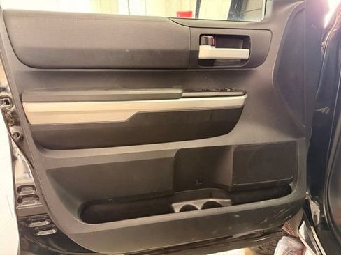 Used 2014 Toyota Tundra SR5 AWD/4WD image 9