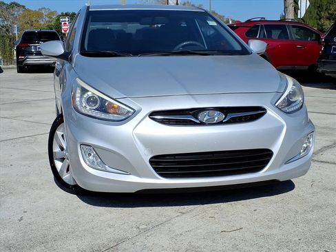 Used 2014 Hyundai Accent GLS w/ Option Group 2 image 2