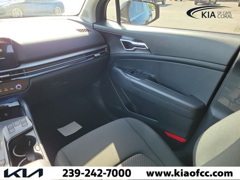 New 2026 Kia Sportage LX FWD image 17