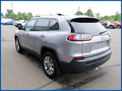 Used 2019 Jeep Cherokee Latitude Plus w/ Comfort/Convenience Group AWD/4WD image 5