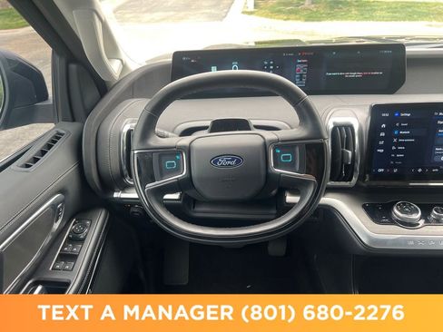 Used 2025 Ford Expedition Max Platinum AWD/4WD image 17