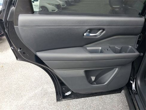 Used 2024 Nissan Pathfinder SL image 31