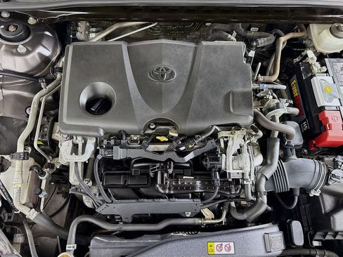 Used 2020 Toyota Camry LE image 29