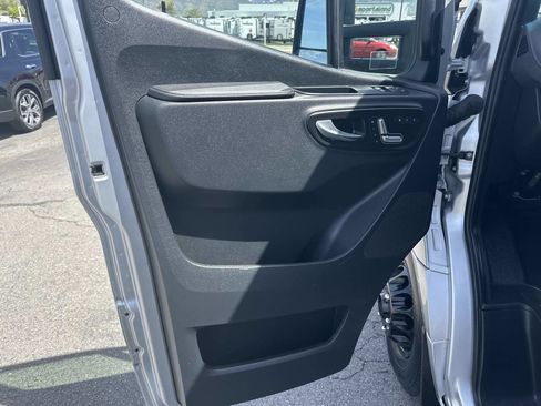 Used 2019 Mercedes-Benz Sprinter 170 image 13