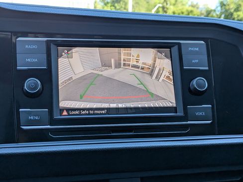 Used 2024 Volkswagen Jetta SE w/ Panoramic Sunroof Package FWD image 20