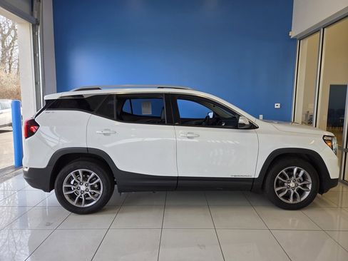 Used 2023 GMC Terrain SLT image 5