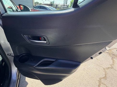 Used 2020 Toyota C-HR XLE image 25